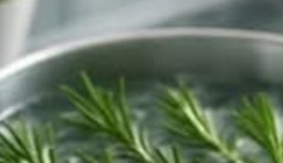 The 1-Tablespoon Rosemary Remedy That’s Easing Joint Pain and Swelling Naturally